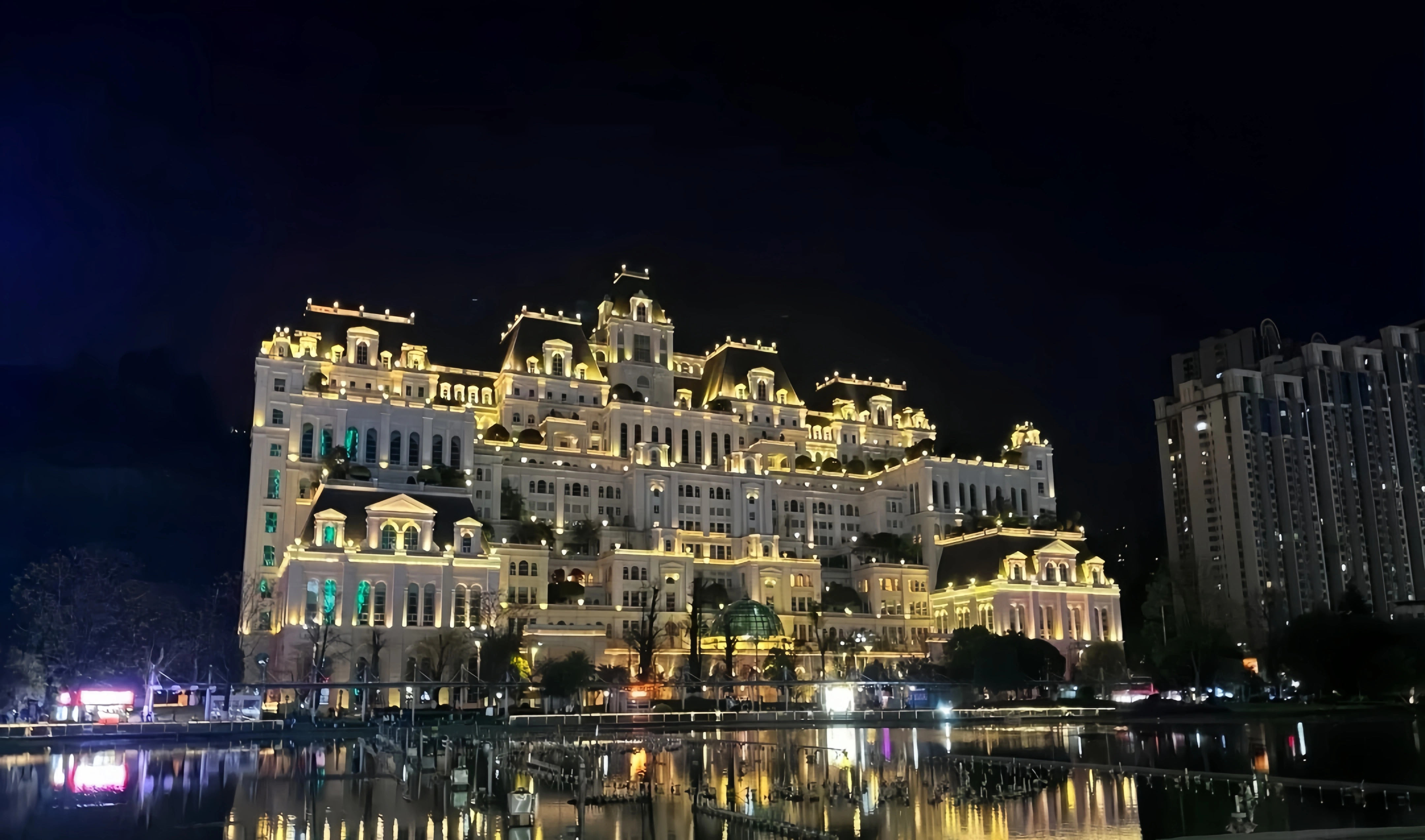 Maison Blanche de Guiyang: Un Gemme Architectural Caché dans la Ville de Montagne