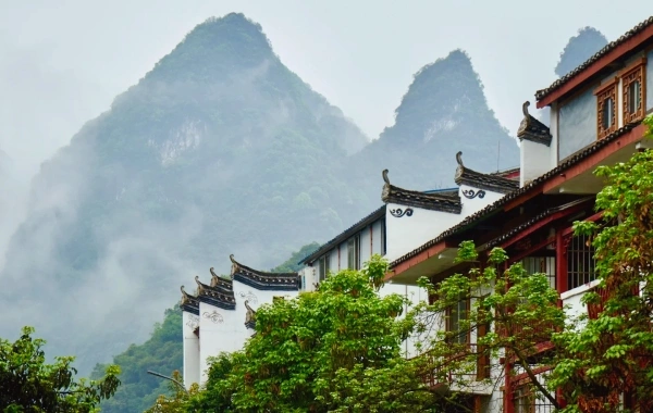 Xingping città antica: un mille-quaranta pittura d'inchiostro scorrere sulle rive del fiume Li