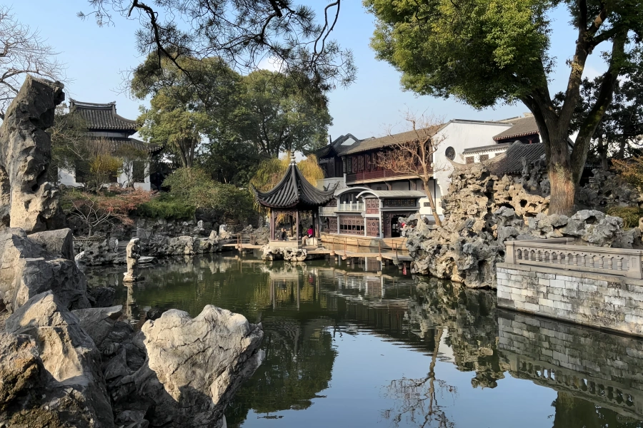 Lion Grove Garden: un labirinto scalabile di rocce artificiali-4