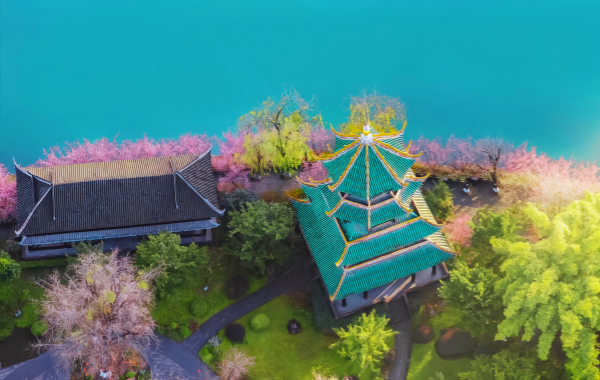 Wangjianglou Parc : Un repère poétique et une mémoire urbaine par la rivière Jinjiang-2