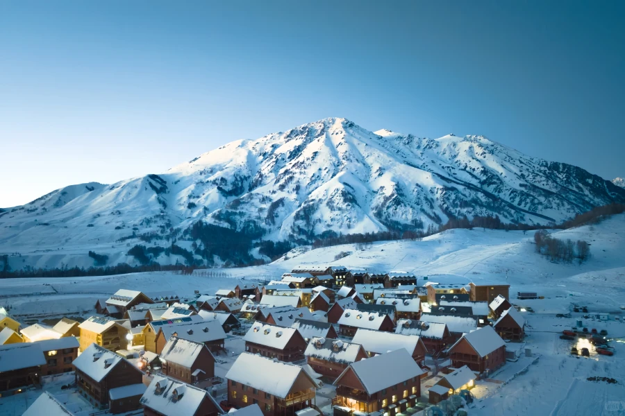 Hemu Village: Un viaje de invierno en el País de las Maravillas desde un Valle del Río Secreto a la Patria de la Tuva