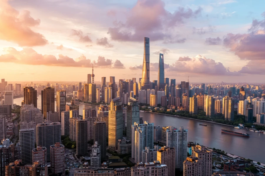 神マオタワー:中国空軍の伝説的な旅 空に触れる