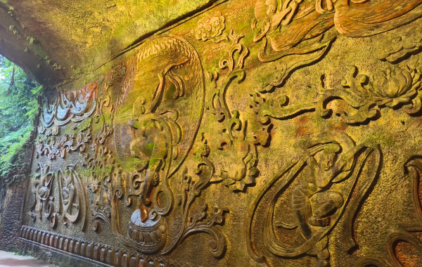 동부 불교 수도 : 10 천불 부처와 링윤 산의 발에 돌 조각 예술의 보물 집-2