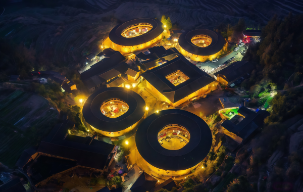 C'est quoi, ça ? Hakka Homes et les légendes de montagne dans un carré et un cercle-4