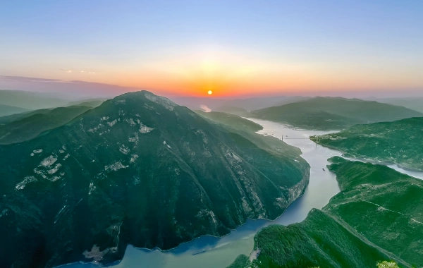 A 14-Day Yangtze River Odyssey: Beijing a Shanghai a través de las capitales antiguas, Hotpots picantes " Tres gargantas