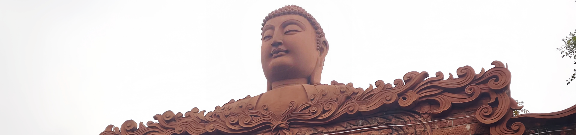 Восточная буддийская столица: Святая земля десяти тысяч Будд и сокровищница искусства резьбы по камню у подножия горы Линъюнь