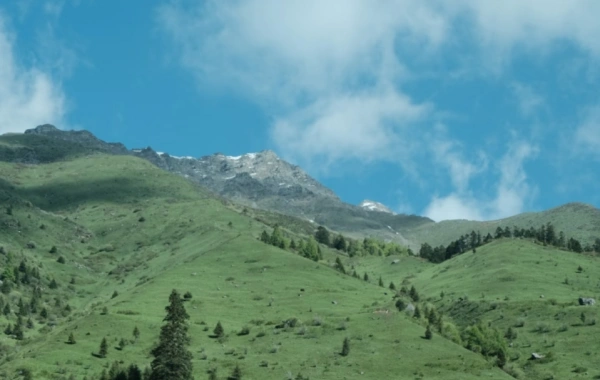 Mont Siguniang: L'appel éternel de la montagne sainte orientale et du paradis extérieur