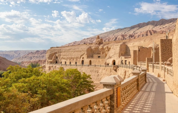 Día 3: Karez Well System – Jiaohe Ancient City – Sugong Minaret – Salida