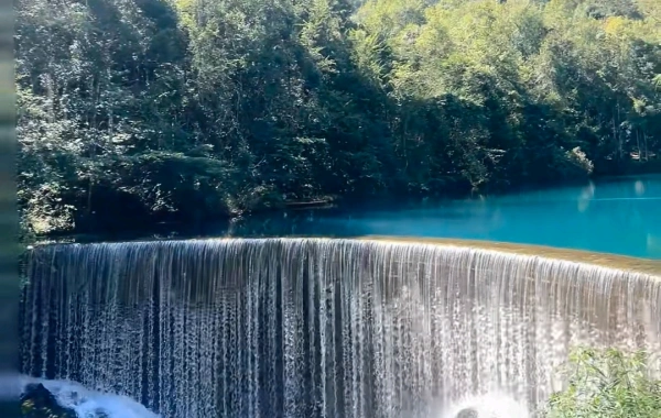 Day 2：Guiyang - Huangguo Waterfall - Anshun